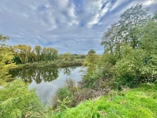 ROANNE - MAISON d'environ 110 m2 - 3 CHAMBRES - 1 BUREAU - TERRAIN 700 m2 - DEPENDANCES 41 m2