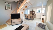 ROANNE – MAISON TYPE LOFT 95 m2 RÉNOVÉE AVEC GARAGE ET COUR PRIVATIVE