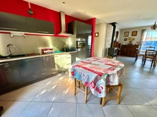 Proche LENTIGNY - MAISON DE PLAIN-PIED de 126 m2 habitable sur 882 m2 de TERRAIN clos et arboré - 3 CHAMBRES - GARAGE