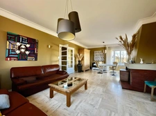 COMMELLE VERNAY - MAISON d’environ 270 m² sur 5 637 m² de TERRAIN clos et arboré - DÉPENDANCES