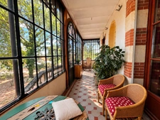 COMMELLE VERNAY (42) - MAISON 230 m2 sur 2334 m2 de TERRAIN - 5 CHAMBRES - TOUR sur 3 niveaux