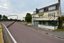 Local commercial de 230 m² (ancien restaurant) idéalement placé !!!