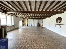 ISIGNY SUR MER, propriété divisée en trois habitations pour une surface de 350 m² avec boxs et dépendances !!!