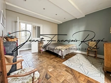 Rare à la vente, à la limite entre Agneaux et Saint-Lô, charmante maison en pierres de 164 m² datant du 19ème !!!