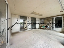 A 5 kilomètres du centre de Saint-Lô, maison de 2004 avec vie de plain-pied et cinq chambres !!!