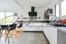 Maison contemporaine de 149 m² avec vie de plain-pied et à seulement 350 mètres de la plage !!!