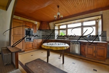 Stone property of 243 m², with outbuildings and a rental income of 28,970 euros!!!