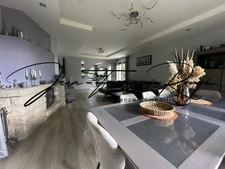 AGNEAUX, superbe maison de 210 m² avec vie de plain-pied, piscine et spa