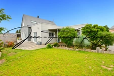 Magnificent single-story apartment of 200 m² close to shops in Marigny le Lozon!!!