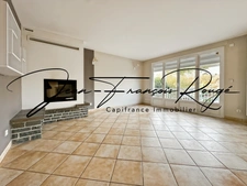 Agneaux, proches des commerces, maison mitoyenne de 112 m² avec trois chambres