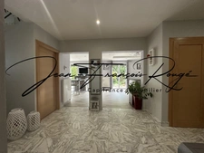 AGNEAUX, superbe maison de 210 m² avec vie de plain-pied, piscine et spa