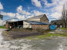 Stone property of 243 m², with outbuildings and a rental income of 28,970 euros!!!