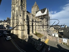 Face à l'église Saint-Pierre, appartement T3 de 72 m², dans une petite copropriété !!!