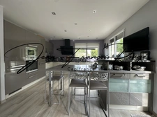 AGNEAUX, superbe maison de 210 m² avec vie de plain-pied, piscine et spa