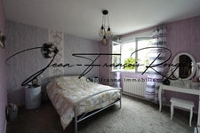 Magnificent single-story apartment of 200 m² close to shops in Marigny le Lozon!!!