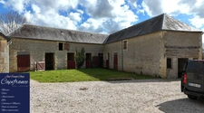 ISIGNY SUR MER, propriété divisée en trois habitations pour une surface de 350 m² avec boxs et dépendances !!!