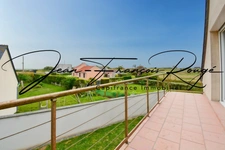 Saint-Marcouf, à 200 mètres de la plage, maison de qualité avec de beaux volumes et une vie de plain-pied !!!