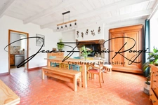 Magnifique maison en pierre de 155 m² avec quatre chambres et 1 753 m² de terrain en zone urbaine !!!