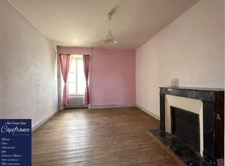 ISIGNY SUR MER, propriété divisée en trois habitations pour une surface de 350 m² avec boxs et dépendances !!!