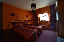 Magnificent 18th century equestrian property with gîtes and swimming pool!!!