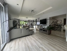 AGNEAUX, superbe maison de 210 m² avec vie de plain-pied, piscine et spa