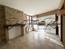 Face à l'église Saint-Pierre, appartement T3 de 72 m², dans une petite copropriété !!!