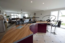 Saint-Marcouf, à 200 mètres de la plage, maison de qualité avec de beaux volumes et une vie de plain-pied !!!