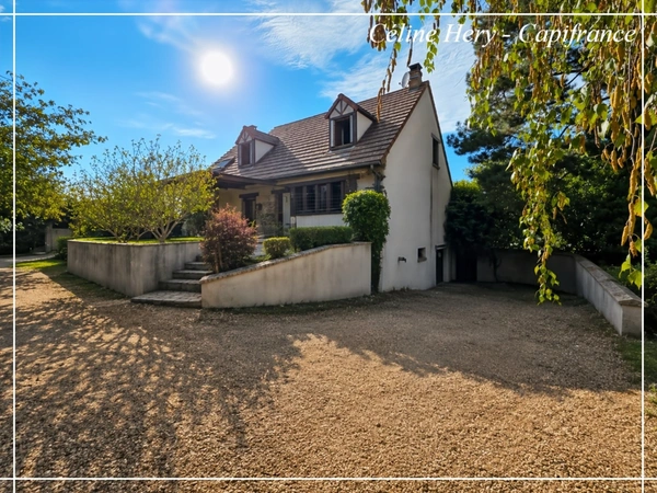 Maison 6 pièces à fort potentiel de 145 m² avec piscine et sous-sol total à Bailleau-Armenonville (28320).
