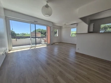 CASTANET TOLOSAN - APPARTEMENT T4 - HYPERCENTRE - DERNIER ETAGE - VUE DEGAGEE SANS VIS-A-VIS - EXPOSITION SUD - CAVE + BOX 