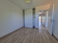 CASTANET TOLOSAN - APPARTEMENT T4 - HYPERCENTRE - DERNIER ETAGE - VUE DEGAGEE SANS VIS-A-VIS - EXPOSITION SUD - CAVE + BOX 