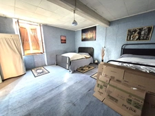 Corps de ferme à fort potentiel à Rieucros (09500) – maison 120 m² + 140 m² de dépendances