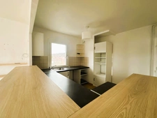 CASTANET TOLOSAN - APPARTEMENT T4 - HYPERCENTRE - DERNIER ETAGE - VUE DEGAGEE SANS VIS-A-VIS - EXPOSITION SUD - CAVE + BOX 