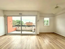 CASTANET TOLOSAN - APPARTEMENT T4 - HYPERCENTRE - DERNIER ETAGE - VUE DEGAGEE SANS VIS-A-VIS - EXPOSITION SUD - CAVE + BOX 