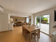 MAISON SUR AVRILLE (49), VIE DE PLAIN PIEDS, GRAND GARAGE ET BEAU TERRAIN
