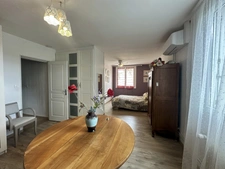 MAISON SUR AVRILLE (49), VIE DE PLAIN PIEDS, GRAND GARAGE ET BEAU TERRAIN