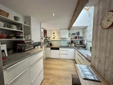 MAISON SUR AVRILLE (49), VIE DE PLAIN PIEDS, GRAND GARAGE ET BEAU TERRAIN