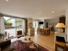 MAISON SUR AVRILLE (49), VIE DE PLAIN PIEDS, GRAND GARAGE ET BEAU TERRAIN