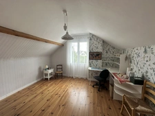 MAISON SUR AVRILLE (49), VIE DE PLAIN PIEDS, GRAND GARAGE ET BEAU TERRAIN