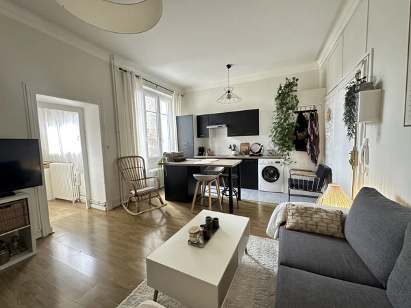 ANGERS-QUARTIER GARE   APPARTEMENT TYPE 2 DE CHARME 