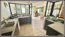 LONGERE RENOVEE de 180 m² hab, 1700 m2 de terrain, chambre + salle de douche au RDC  