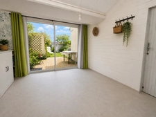 MAISON SUR AVRILLE (49), VIE DE PLAIN PIEDS, GRAND GARAGE ET BEAU TERRAIN