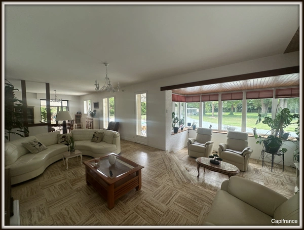 EXCLUSIVITÉ : SUPERBE PROPRIÉTÉ FAMILIALE AVEC CHAMBRES AU REZ-DE-CHAUSSEE