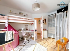 Maison de plain pied 130m² (5 pièces) avec studio, piscine sur 1300m²  AIX / PUYRICARD (13540)