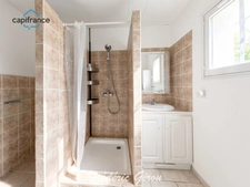 Exclusivité MIRABEAU (84) - Appartement 52m²  3 pièces - Calme absolu et extérieur 180m²