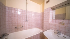 Lançon-de-Provence – Maison de charme T5 de 150 m² avec patio, terrasse panoramique, studio et garage
