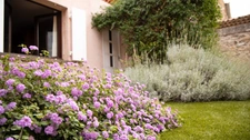 Lançon-de-Provence – Maison de charme T5 de 150 m² avec patio, terrasse panoramique, studio et garage
