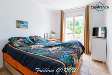 Maison de plain pied 130m² (5 pièces) avec studio, piscine sur 1300m²  AIX / PUYRICARD (13540)