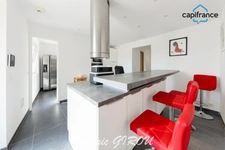 Maison de village rénovée 4/5 pièces 135m² LANCON de PROVENCE (13680) - vaste cour et grange en annexe