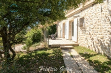 Exclusivité MIRABEAU (84) - Appartement 52m²  3 pièces - Calme absolu et extérieur 180m²