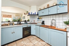 Maison de plain pied 130m² (5 pièces) avec studio, piscine sur 1300m²  AIX / PUYRICARD (13540)